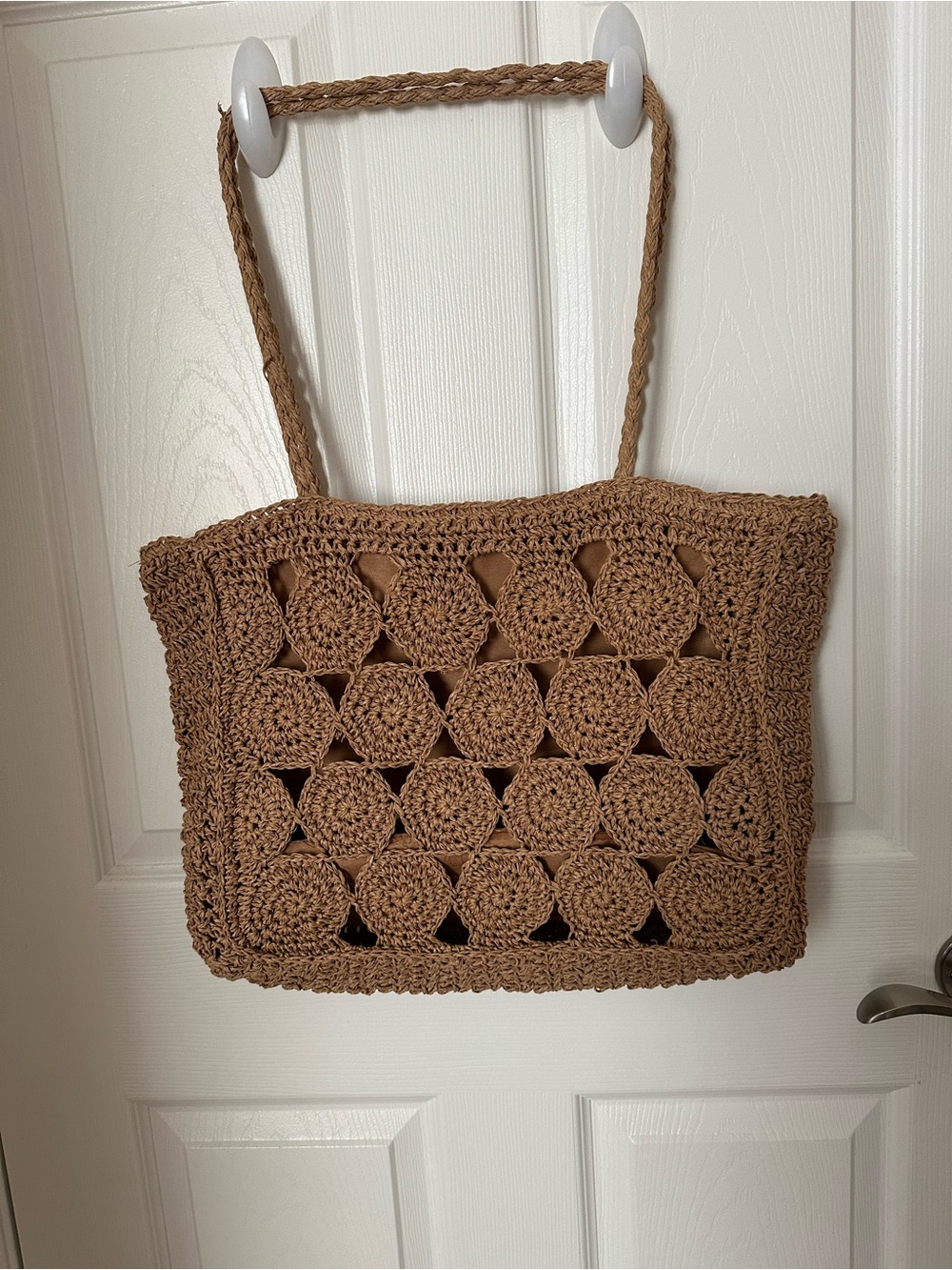 Just in time for SUMMER! Excellent Condition! Straw braided Tote Bag in Tan